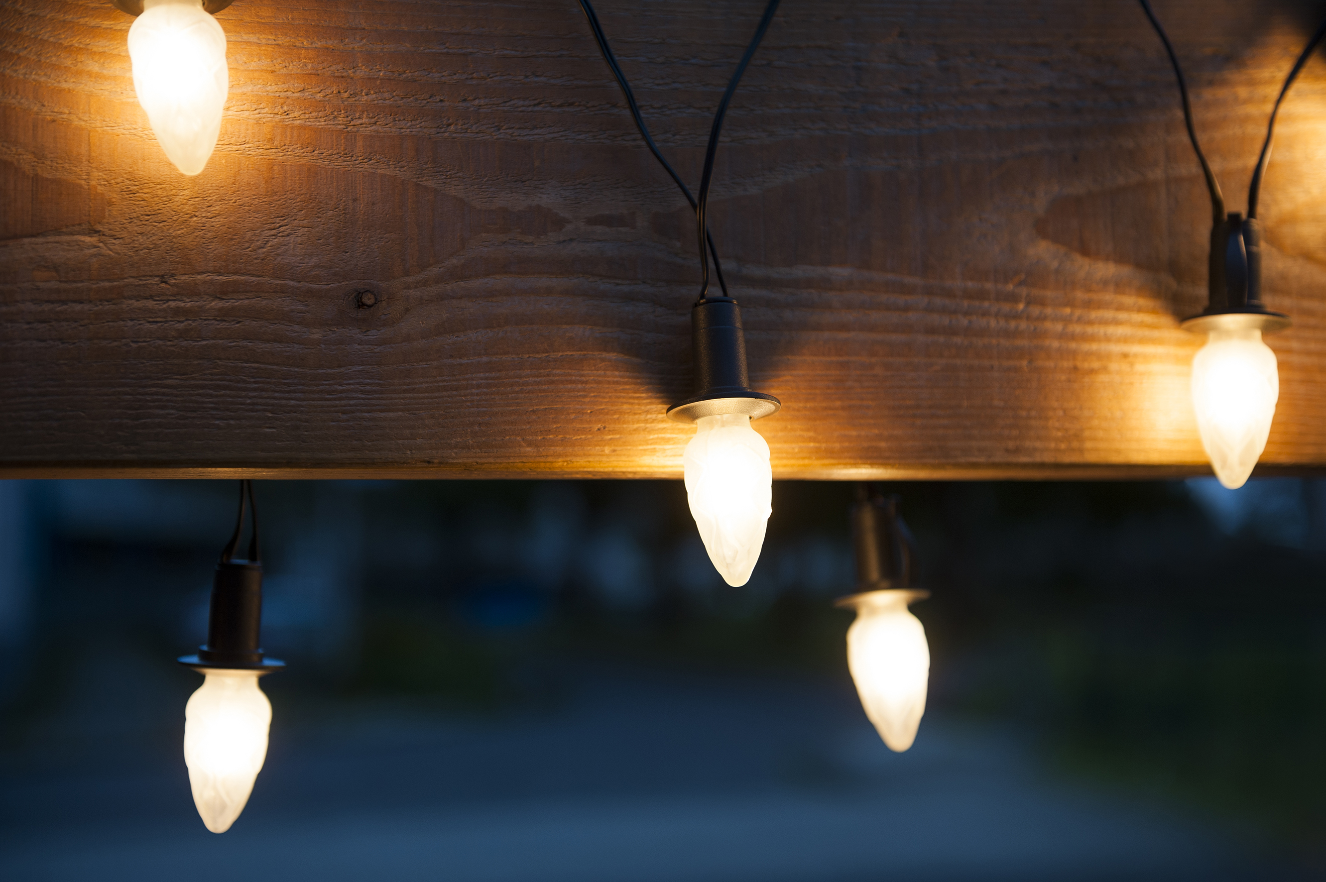 VENKOVNÍ souprava LED Filament Šiška bílá, možnost prodloužení, černá kabeláž + napájecí trasformátor